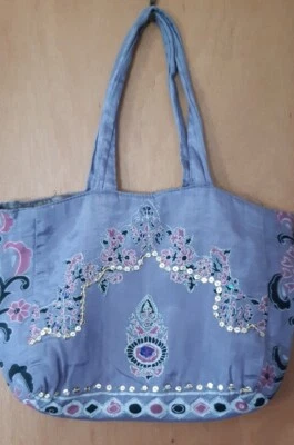 NOA NOA Evening Silk handbag sequinned and filigree design Lilac & pink flowers - Image 1 of 4