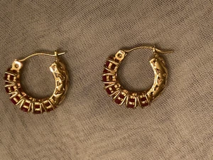 14KT YELLOW GOLD FILIGREE RUBY HOOP EARRINGS 12 RUBIES ESTATE 2.4G BEAUTIFUL - Picture 1 of 22