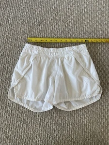 IVIVVA by lululemon SPEEDY shorts WHITE lined 2.5" running GYM sporty girl sz 12 - Picture 1 of 8