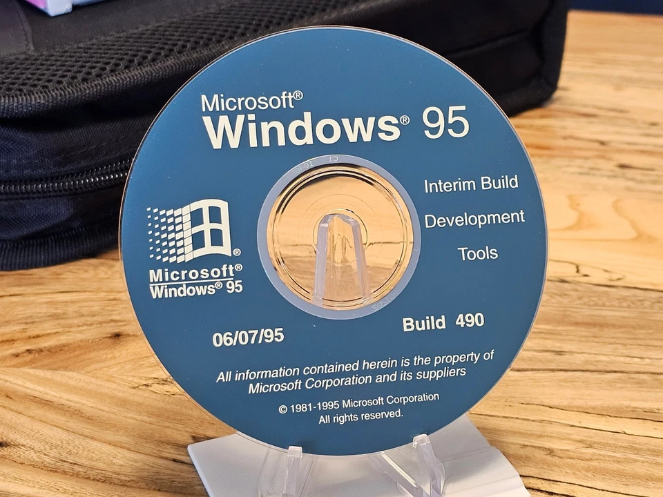 ULTRA RARE: Microsoft Windows 95 Beta Build 490 + SDK! - Image 1 of 1