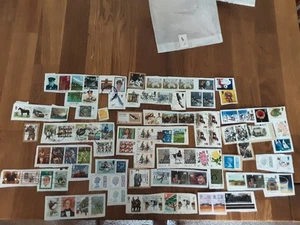 GB approx 100 postally used stamps on paper, mostly commemoratives (Lot 3) - Picture 1 of 5