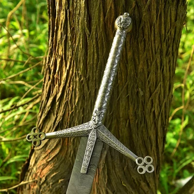 Handmade Damascus Steel Scottish Claymore Sword: Sharp Cosplay Replica - Image 1 of 4