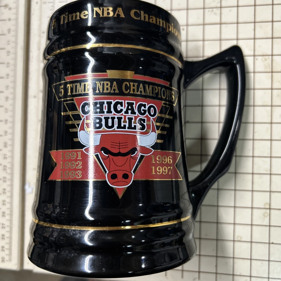 CHICAGO BULLS 5 TIME NBA CHAMPIONS COFFEE CUP MUG STEIN LIMITED EDITION 1997 VTG - Image 1 of 1