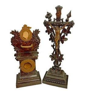 2 antiguos crucifijos devocionales de madera cruz de Jesús fuente de agua bendita tallados RARO - Imagen 1 de 17