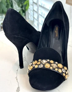 Louis Vuitton Wildleder Nieten Pumps Vintage Schwarz Gold Silber Metall Logo Akzente Gr. 39 - Bild 1 von 24