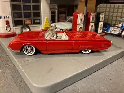 Ford Thunderbird 1961 convertible, escala 1:43, T-Bird Foto 1 de 4