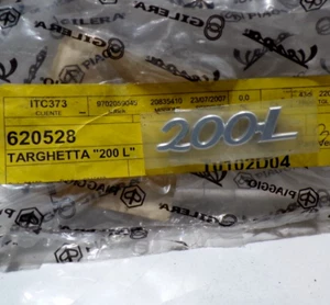 TARGHETTA LATERALE "200 L" PER PIAGGIO VESPA 200 L (620528) - Imagen 1 de 1
