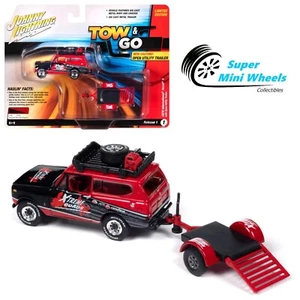 Johnny Lightning 1:64 - 1979 International Scout II (Red) with Open Trailer - Picture 1 of 2