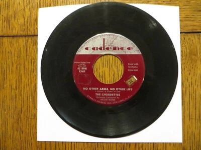 The Chordettes – No Other Arms, No Other Lips - 1959 - 7" Single G+/Generic - Image 1 of 2