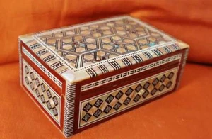 Hand-Crafted Inlaid Egyptian Mother of Pearl & Paua Shell Jewelry Box Red Velvet - Picture 1 of 1