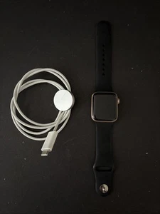 APPLE Watch Series 4 GPS Cellular 40MM Rose Gold & Charging Cord Unlocked - Picture 1 of 8