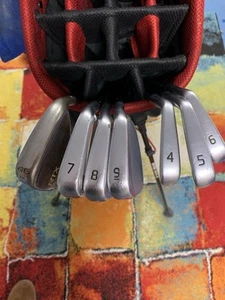 Ping Blueprint Iron Set, Regular Flex, 4-PW, Graphit , Rot Lie Dot - Bild 1 von 7