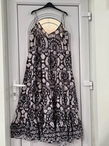 BRAND NEW PEACOCKS BLACK / WHITE MAXI DRESS SIZE 22 - Picture 1 of 2