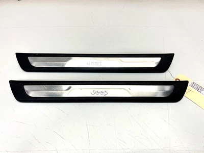 11-21 JEEP GRAND CHEROKEE LEFT & RIGHT DOOR SILL SCUFF PLATE TRIM SET, LOT3575 - Image 1 of 4