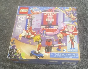 LEGO 41236 "DC Super Hero Girls: Harley Quinn Dorm" 176 pezzi sigillato in fabbrica nuovo - Foto 1 di 1