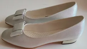 Vintage DANIEL GREEN COMFY SLIPPERS without box W/ bow SILVER SPARKLE 2A80 - Picture 1 of 3