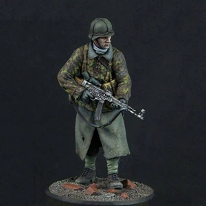 1/24 Resin Model Kit German Soldier Infantryman WW2 Unpainted - Picture 1 of 3