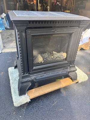 HearthStone Tribute DV 8050 Gas Fireplace - Image 1 of 4