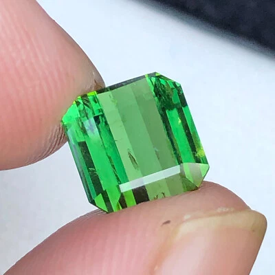3.5 Ct Natural Emerald Cut Vivid Green Tourmaline Loose Gemstone From Afghanista - Image 1 of 4