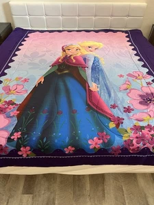 RARE Disney Frozen Full Reversible Comforter ~75 wide x 84” long Elsa Anna EUC - Picture 1 of 8
