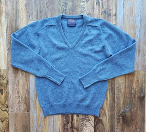 Vintage Pendleton Made in USA 100% Lambswool V-Neck Sweater Blue Mens M *Fixed* - Picture 1 of 14