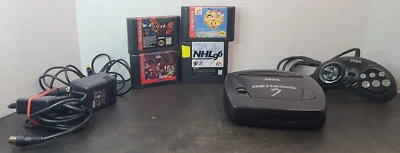 SEGA Genesis Model 3 MK-1461 WORKS, Game Console Bundle, controller with 4 games - Image 1 of 4
