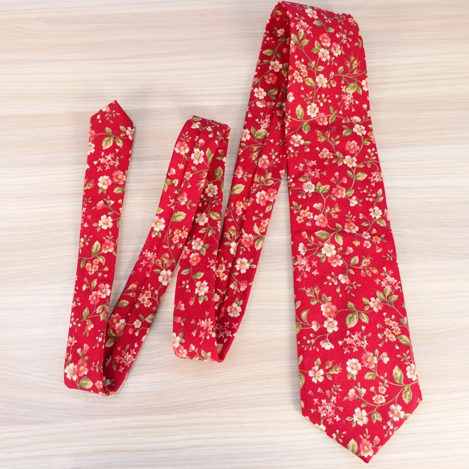 Corbata de cuello floral vintage para hombre roja algodón Ditsy flor padrinos de boda BOSTON TRADERS Foto 1 de 4