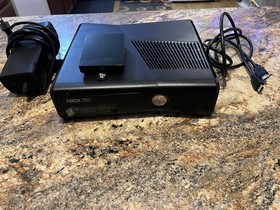 Microsoft Xbox 360 Console Bundle Kinect Sensor Controller Charging Dock Games