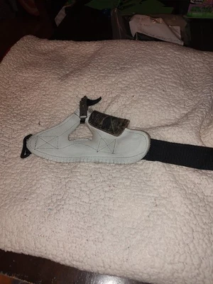 Winn Archery Free Flight Loop Hook Release Right Hand  - Image 1 of 4