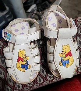 Vintage 1990s Y2K Winnie The Pooh Sandals Baby Shoes 7 cartoon Honey Pot - Picture 1 of 5
