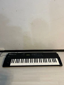 Roland XP-10 Synthesizer Black Keyboard Keyboard 61-Key Digital Synth Music - Picture 1 of 13