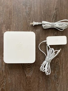 Apple Airport Extreme Base Station A1301 Router w/ OEM Genuine Power Adapter - Picture 1 of 2