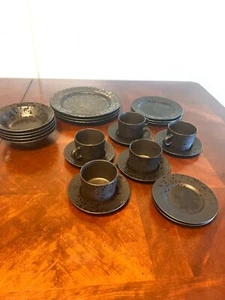 Vintage signature moondrop Stoneware Dinner Set 23-Piece Speckled Black - Picture 1 of 18