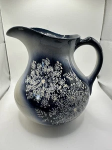 Iron and Lace Queen Anne's Lace Pitcher Bentonsport, Iowa 2011 Blue/Cream 7.5" - Picture 1 of 11