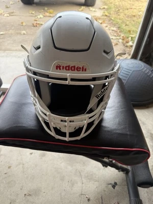 2023 Riddell Speed Flex Football Helmet Adult Size Medium - Image 1 of 4