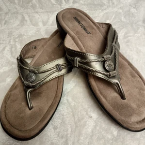 Minnetonka Size 9M Silverthorne Leather Thong Comfort Pewter Silver Flip Flops - Picture 1 of 8