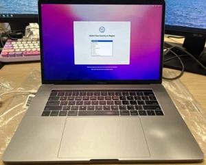 MacBook Pro 15-inch (2016 Intel Core i7-6700HQ, 16GB RAM, 256GB SSD) A1707 - Picture 1 of 17