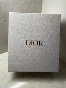 Zapatos de almacenamiento Dior de cartón blanco rectangular caja vacía L 13" x W 11,2" x H 4,5" - Imagen 1 de 12