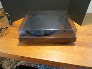 Fluance RT81 Wood Finish Home Audio Turntable FOR PARTS/REPAIR - Picture 1 of 14