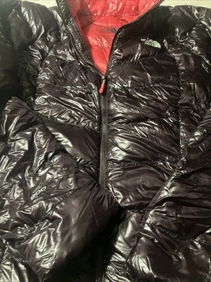 Chaqueta North Face para mujer grande Summit Series 900 plumón acolchado ciruela/rosa caliente Foto 1 de 4