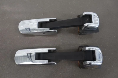 Par de correas/pestillos cromados Hummer H2 2003-2009 LH y RH para capó OEM Foto 1 de 4