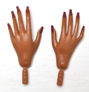 ZURI OKOTY MIRA SUS MANOS LARGAS DE UÑAS X Jason Kramer NUEVO FR TONO NEGRO - Imagen 1 de 1