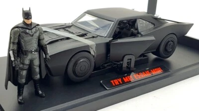 Jada 1/18 Scale Diecast 32504 - The Batman And Batmobile With Lights - Image 1 of 4