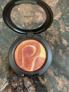 Mac Cosmetics Magnetic Attraction eyeshadow. Limited Edition. Discontinued - Picture 1 of 7