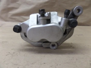 2008 YAMAHA ROYAL STAR VENTURE S XVZ13TFS FRONT RIGHT BRAKE CALIPER  / PADS - Picture 1 of 5