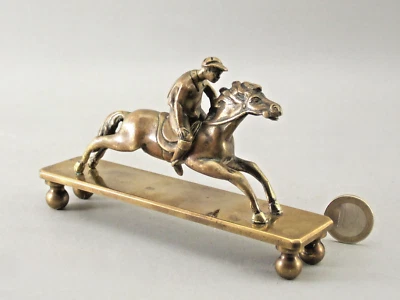ANCIENNE STATUETTE EN BRONZE, cheval, jockey, course hippique - Photo 1/4