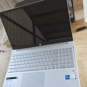 HP Pavilion Laptop 15-eg3053cl 15,6" i5-1335U 1,3GHz 16GB RAM 512GB Post - Bild 1 von 5