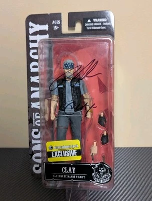 Экшн-фигурка с автографом Рона Перлмана из Mezco Sons of Anarchy Clay EE эксклюзивная - Изображение 1 из 4