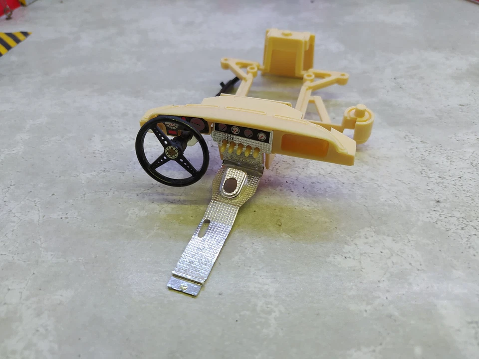 1/18 Tableau de bord avec volant Jaguar type E 1961 Bburago - Photo 1/1