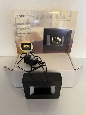 DIGITAL CLOCK and PHOTO VIEWER-50 Photos-Tabletop/ NEW - Image 1 of 4
